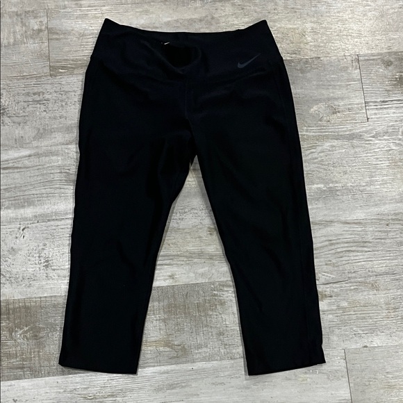 Nike Pants - Nike capri leggings medium Black Leggings women’s